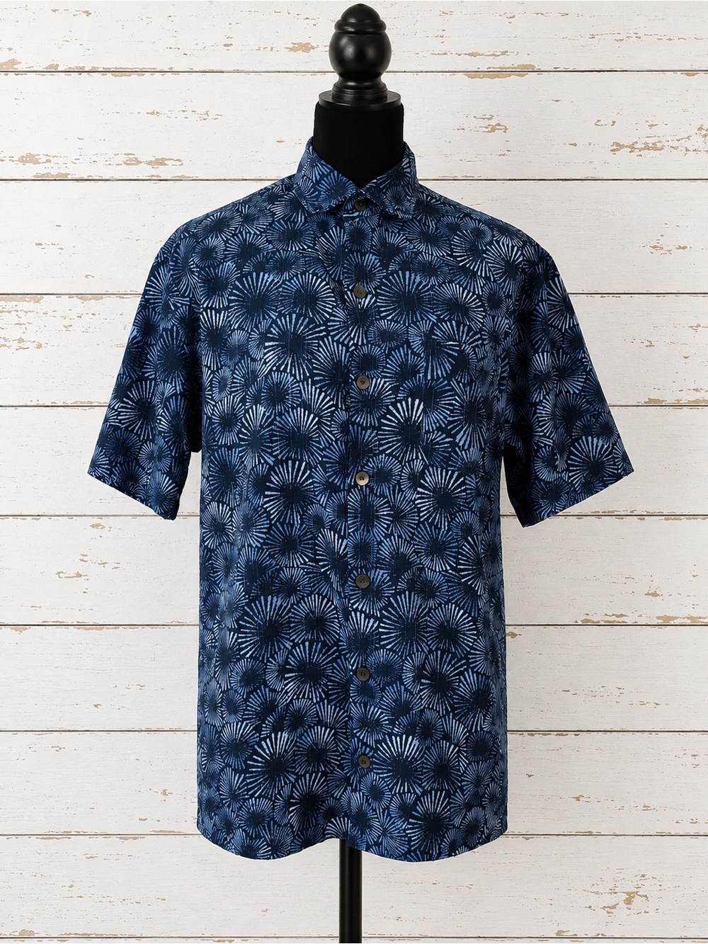 Van Heusen Navy Oasis Short-Sleeve Button-Down Shirt Blue Barge Size M